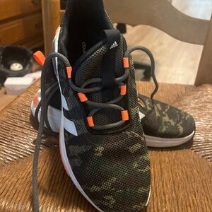 Boy’s Adidas Racer Cloudfoam Boys Size 6 Camo Design